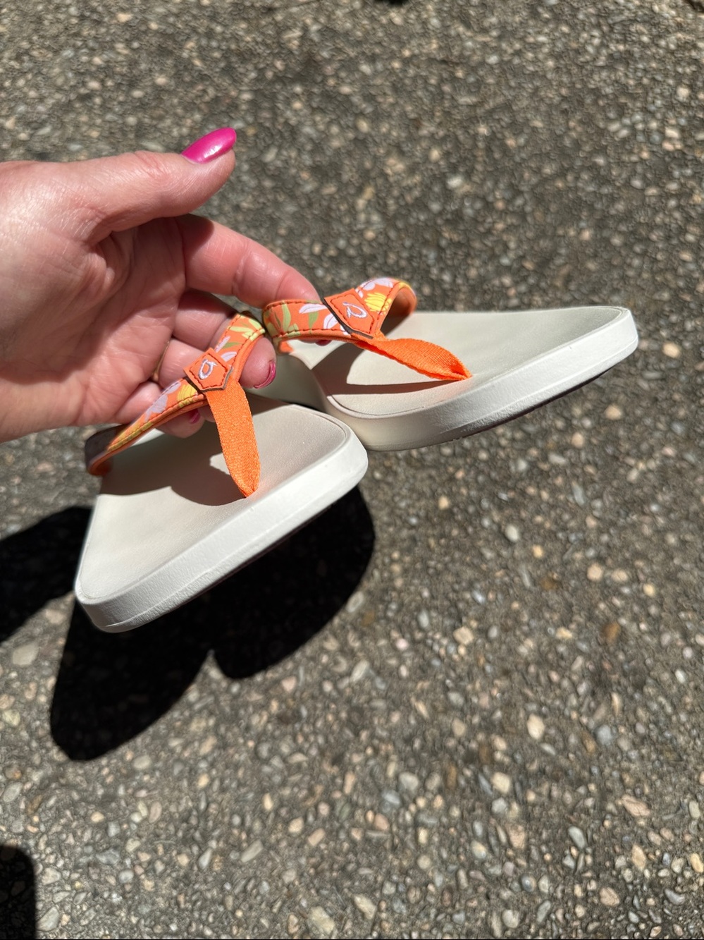 Women’s Puawe Lei Orange Floral Strap Flip Flops - Picture 8 of 9
